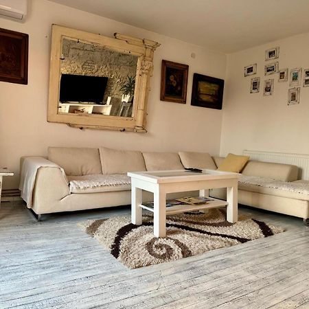 Appartement Mala Oaza à Čačak Extérieur photo