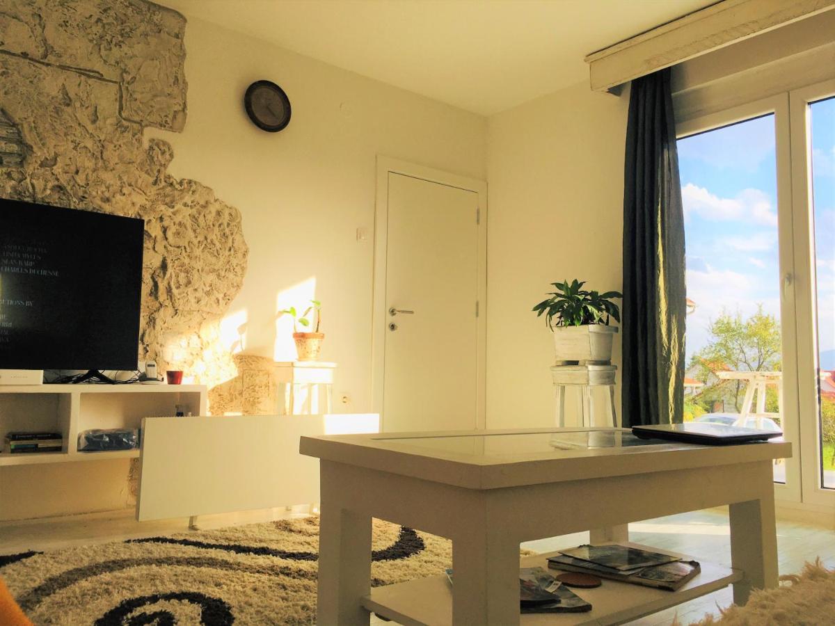 Appartement Mala Oaza à Čačak Extérieur photo