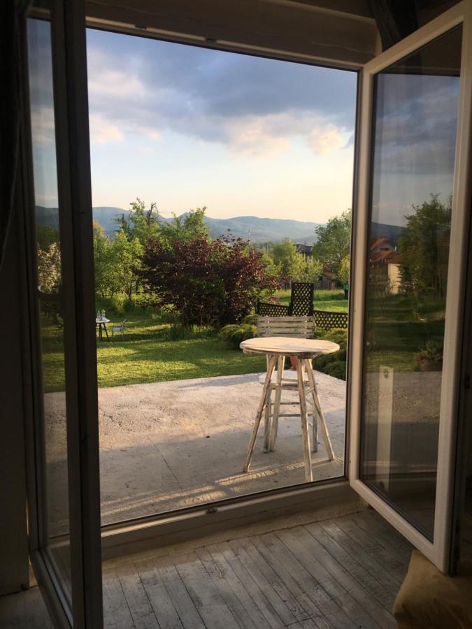Appartement Mala Oaza à Čačak Extérieur photo