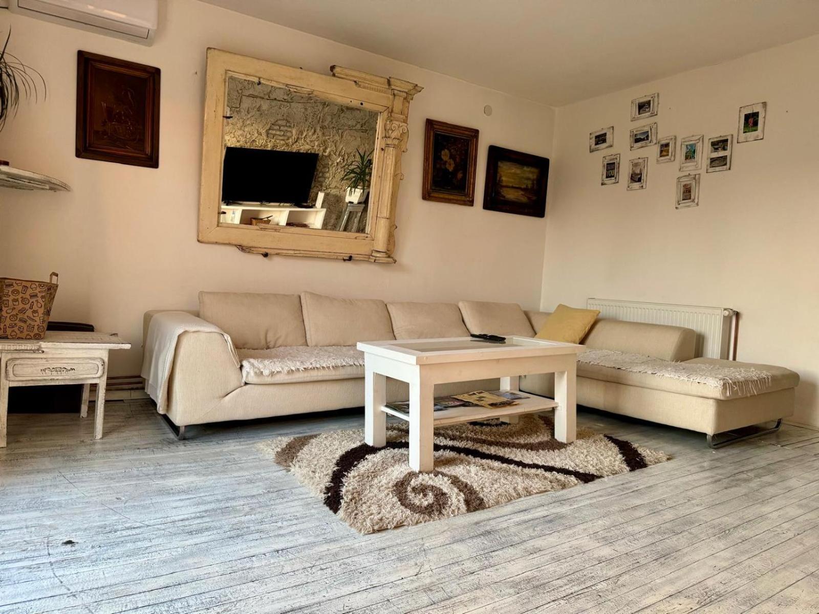 Appartement Mala Oaza à Čačak Extérieur photo